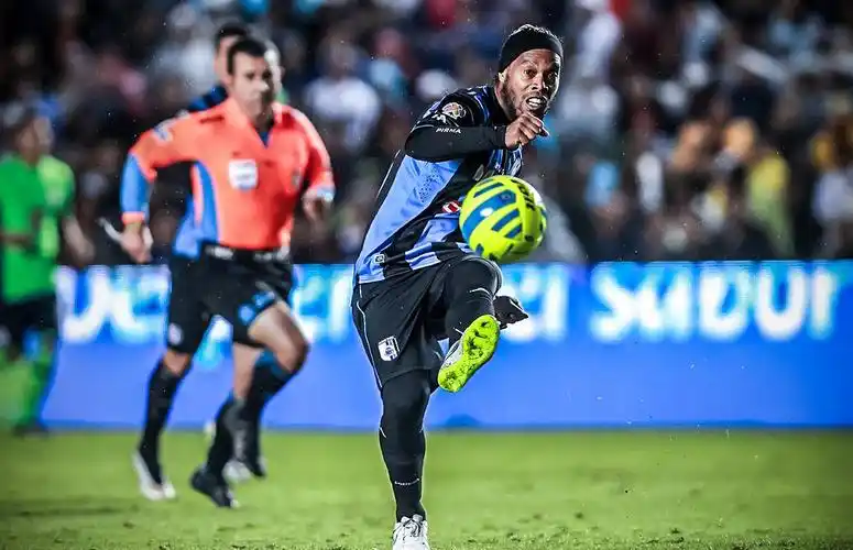 而作为球队 而作为球队